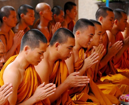 Là Tăng/ Ni, chắc chắn phải nỗ lực để có một học lực tương đối, bắt buộc phải có sự thâm nhập Phật pháp và nhận thức xã hội, khoa học khả dĩ. Ảnh minh họa.