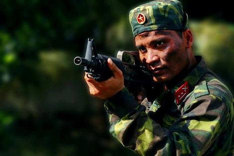 Lính trinh sát Việt Nam với XM-177.