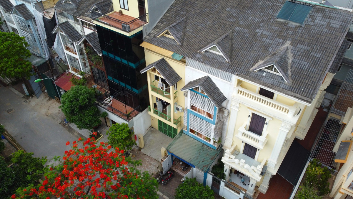 Nhieu hiem nguy trong biet thu bo hoang thanh nha tro gia re-Hinh-2