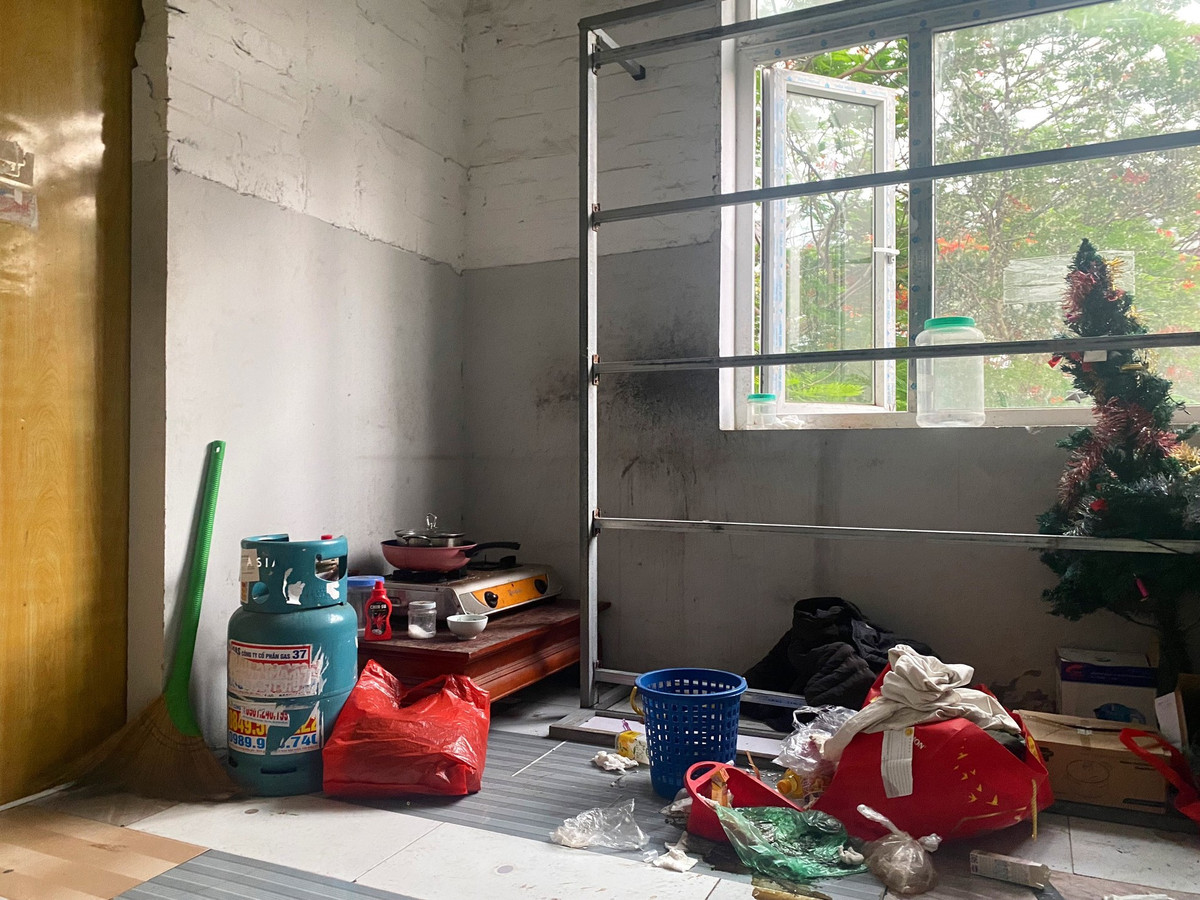 Nhieu hiem nguy trong biet thu bo hoang thanh nha tro gia re-Hinh-5