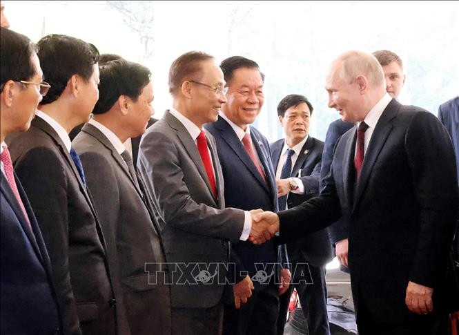 Tong Bi thu Nguyen Phu Trong hoi dam voi Tong thong Nga Putin-Hinh-2
