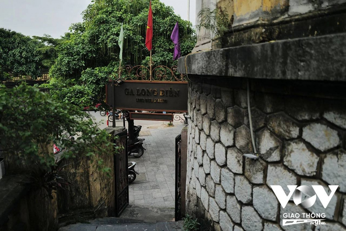 br/> Đến nay, trải qua hơn 100 năm, nhà ga vẫn đóng một vai trò quan trọng trong hoạt động giao thông đường sắt