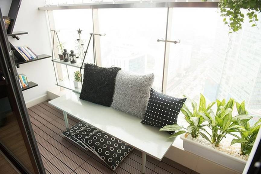 hu vực ban công được thiết kế đơn giản nhưng rất đẹp mắt.