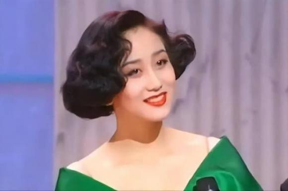 Vo Ly Lien Kiet dep den muc nao ma khien dan ong dien dao-Hinh-2