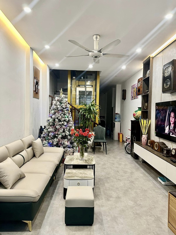 Vo chong NSUT Nguyet Hang, Anh Tuan khoe nha moi hien dai-Hinh-2