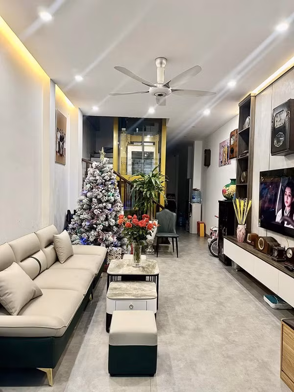 Vo chong NSUT Nguyet Hang, Anh Tuan khoe nha moi hien dai-Hinh-2