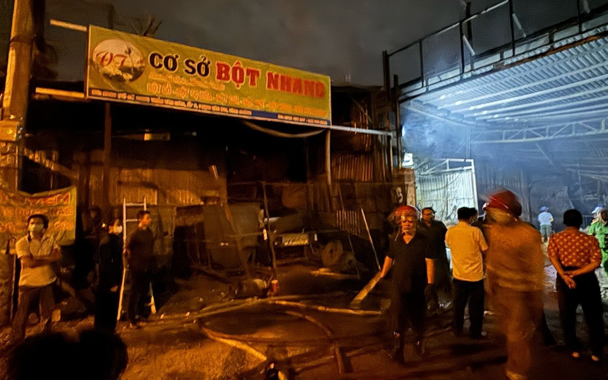 Chay xuong bot nhang o TPHCM: Tim thay thi the nan nhan thu hai