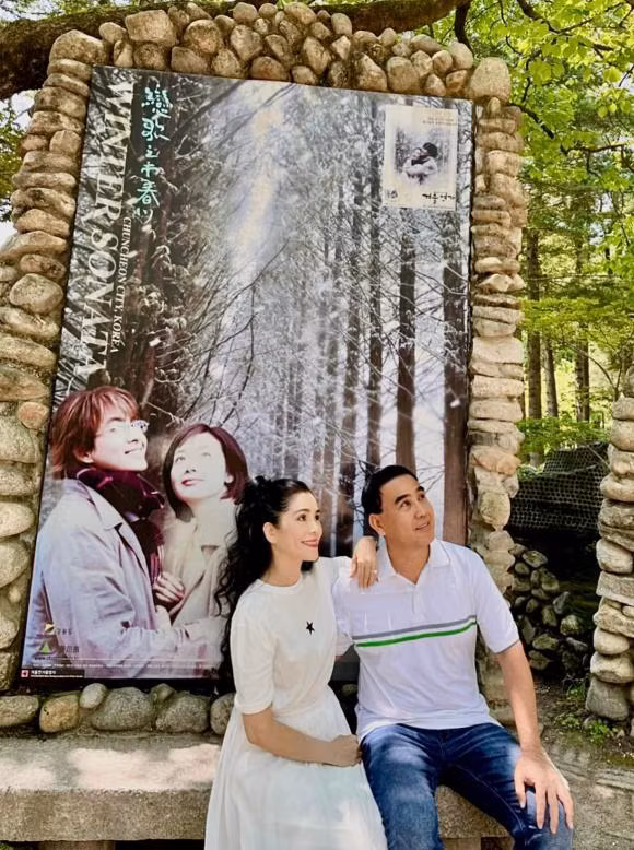 Quyen Linh xa loat anh di du lich cua gia dinh, hau truong gay cuoi-Hinh-8