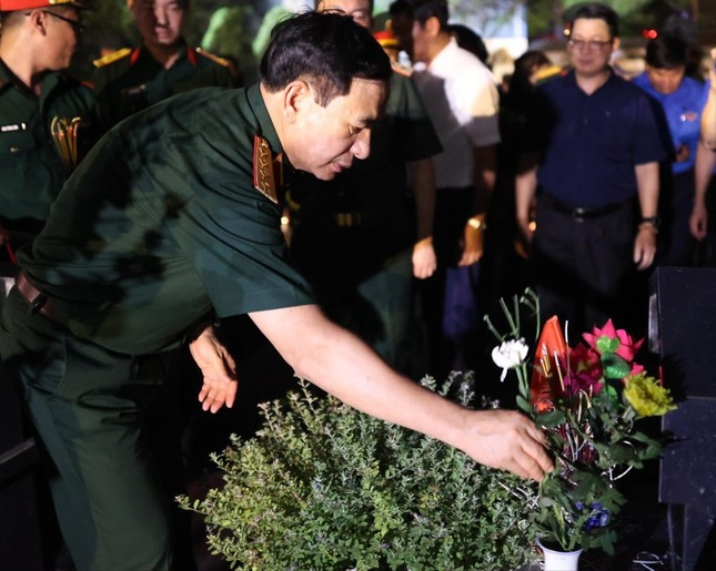 76 nam ngay Thuong binh – Liet sy: Nen tri an tham gia tri hoa binh