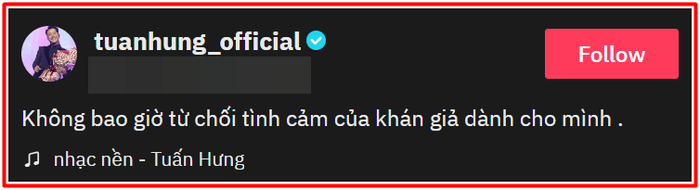 Tuấn Hưng nói gì khi bị hai khán giả nữ lên sân khấu ôm ấp? - Hình 3 Tuan Hung noi gi khi bi hai khan gia nu len san khau om ap?-Hinh-3
