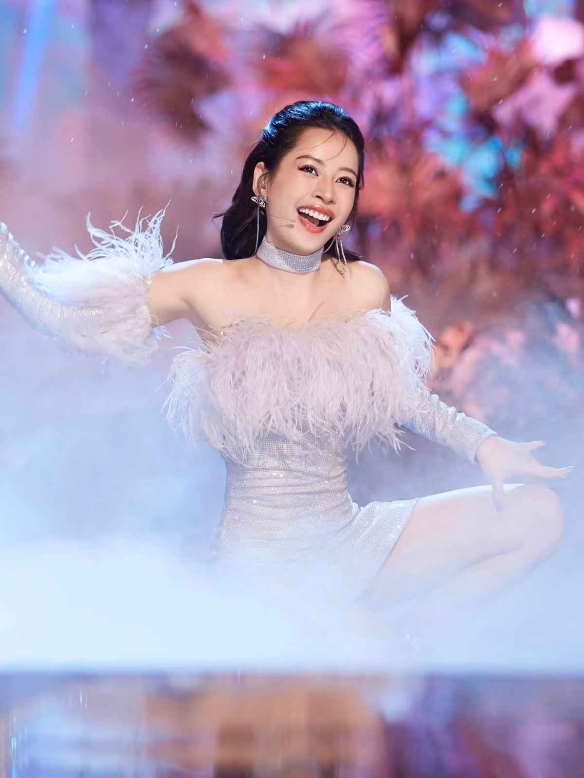 Từ vòng công diễn 1 lên sóng 14/5, Chi Pu cùng đội Ella, Ngô Thiến, Trương Gia Nghê và biểu diễn bài hát See tình. Họ là nhóm giành số điểm cao nhất. Về số phiếu cá nhân, Chi Pu đạt 112 phiếu và vươn lên vị trí thứ 7.