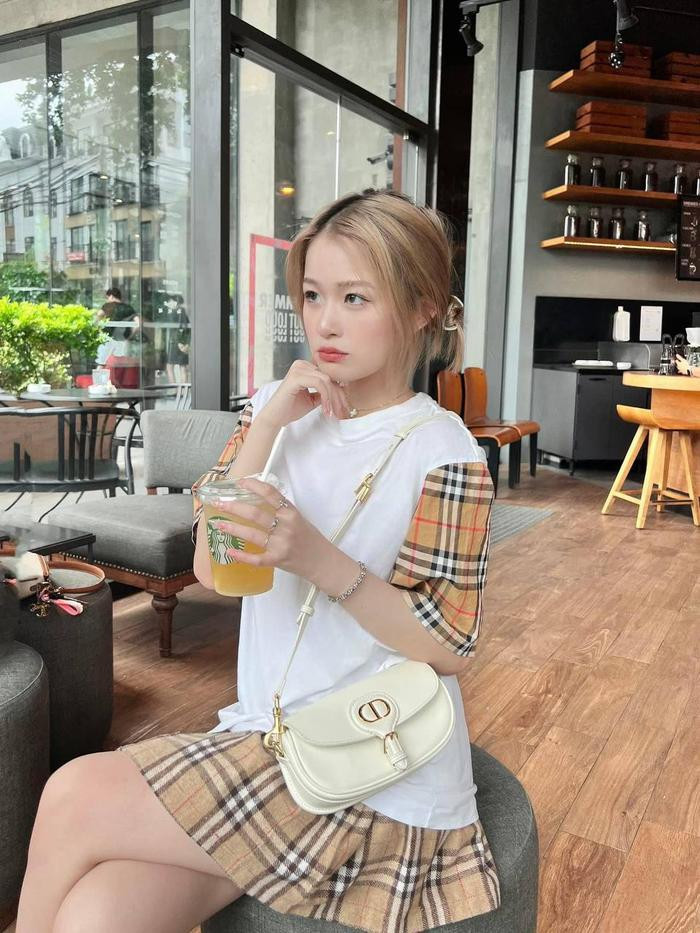 Rich kid Chao bị mỉa mai vì luôn 'khoe' giá tiền - Hình 3 Rich kid Chao bi mia mai vi luon 'khoe' gia tien-Hinh-3