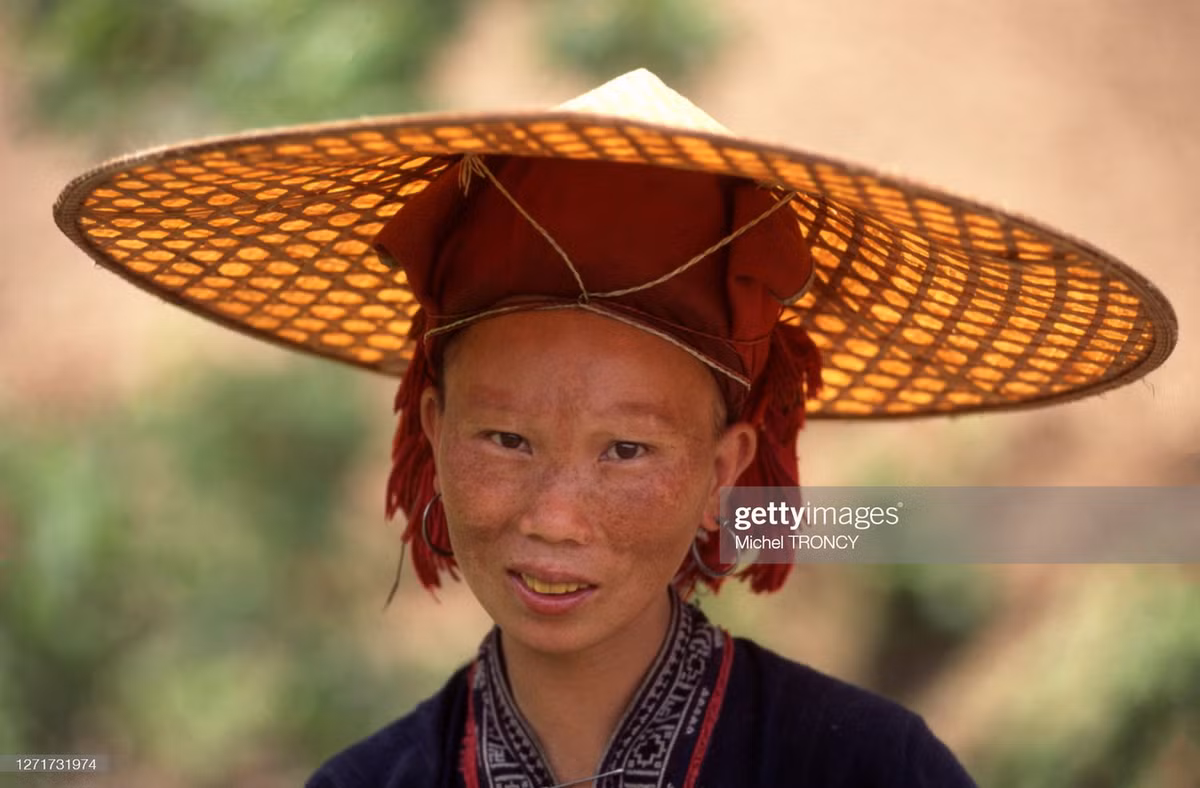 Chân dung một phụ nữ dân tộc Dao.