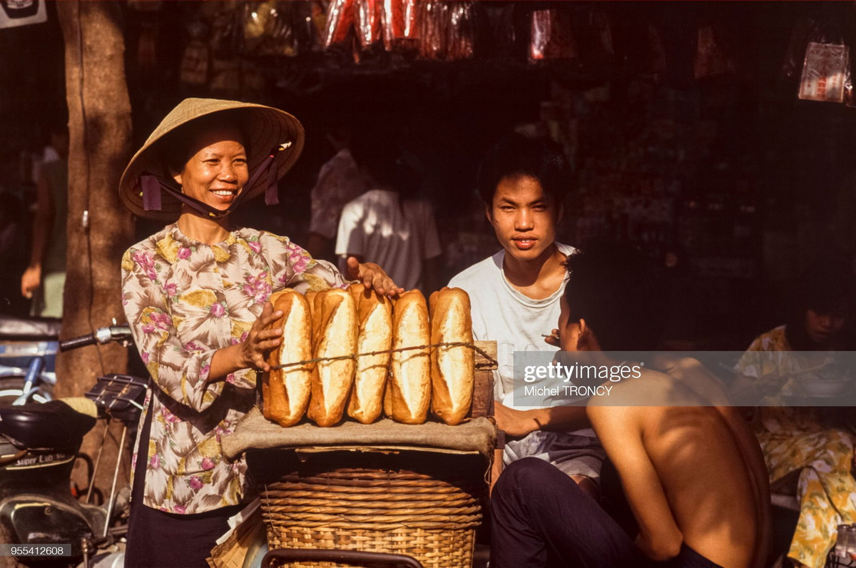 Quầy bánh mì vỉa hè ở TP. HCM.