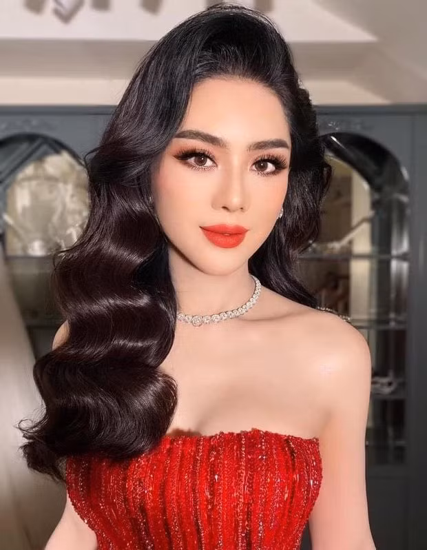 Sao Viet doi nghe danh: Huong Tram va Hoai Lam gay tranh cai-Hinh-4