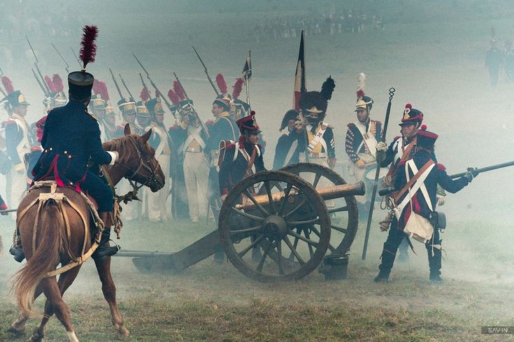 Nhưng trong những tháng đầu của cuộc xâm lược, quân của Napoleon đã phải chiến đấu rất chật vật, do Nga tranh đối đầu trực diện bằng mọi giá.