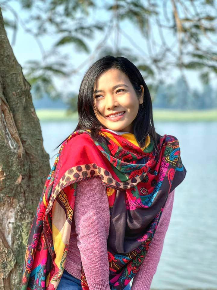 Đây là lần trở lại sau thời gian dài vắng bóng của Đàm Hằng. Bộ phim truyền hình VFC gần nhất mà cô tham gia là Gia phả của đất cách đây gần 6 năm.