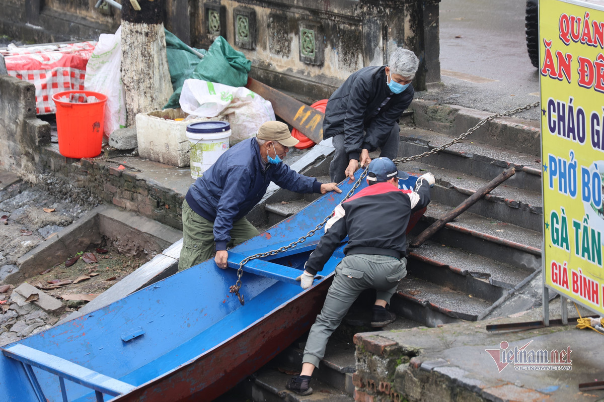 Nguoi dan chua Huong tat bat chuan bi don khach thap phuong