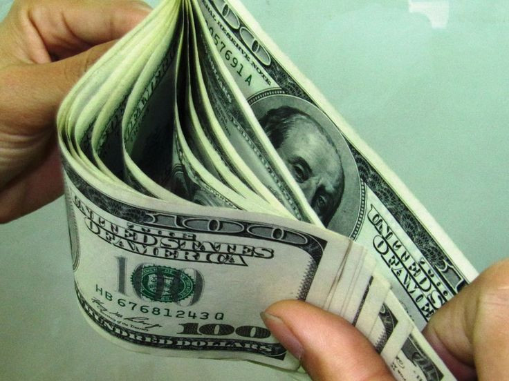 Nhóm cướp hứa với nhau sẽ tránh xa rắc rối và không động vào số tiền trong 6 năm để chờ hết thời hạn điều tra vụ án, rồi sau đó mới ung dung “hưởng thụ cuộc sống”.