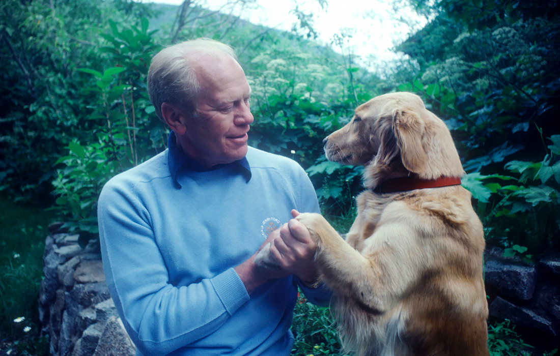 Chú chó Golden Retriever tên Liberty của Tổng thống thứ 38 Gerald Ford. Nếu ông muốn kết thúc cuộc trò chuyện với ai đó trong Phòng Bầu dục, ông sẽ đưa ra một tín hiệu bí mật cho Liberty và chú chó tiến lại gần, sau đó chuyển sự chú ý của người đối thoại sang phía mình.