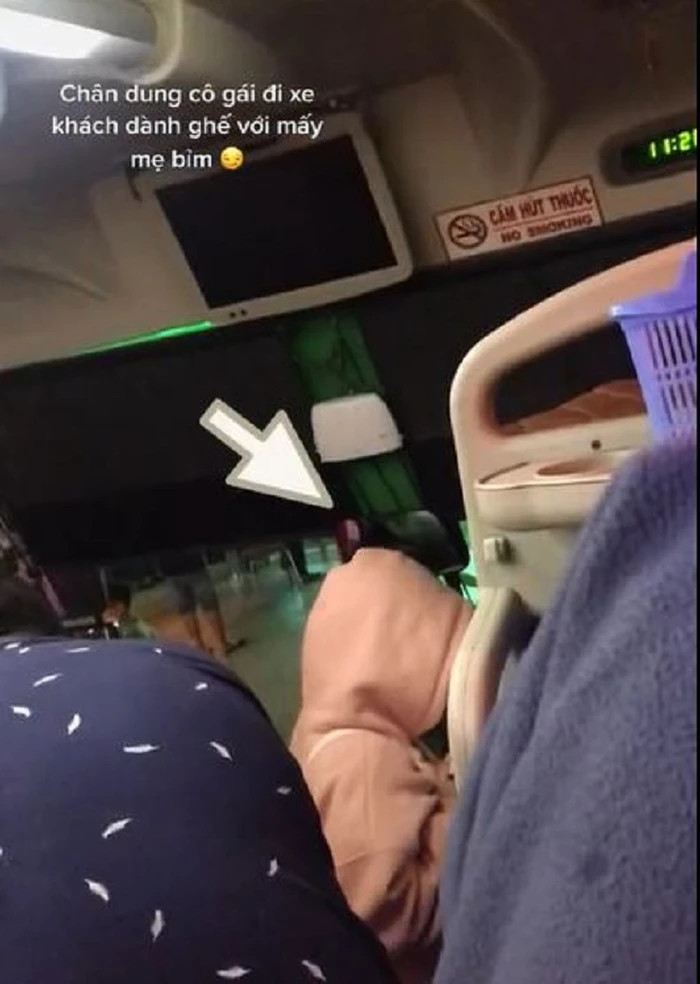 Cô gái bị mẹ bỉm "bóc phốt" vì không nhường ghế khi đi xe khách.