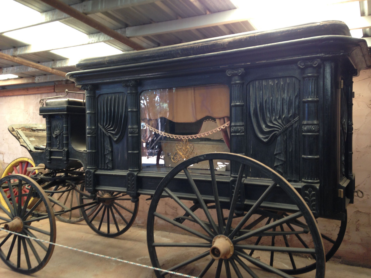 Mỗi năm, có hàng vạn du khách đến thị trấn Fort Sumner - nơi Nhóc Billy bị bắn chết - để thăm bảo tàng và mộ của tên cướp trứ danh này.