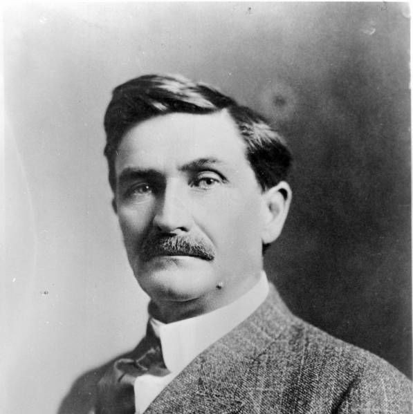 Nhưng số phận tên tội phạm khét tiếng chấm dứt không lâu sau đó. Vào ngày 14/7/1881, hắn bị cảnh sát trưởng Pat Garrett bắt được và bắn chết ở Fort Sumner, New Mexico.