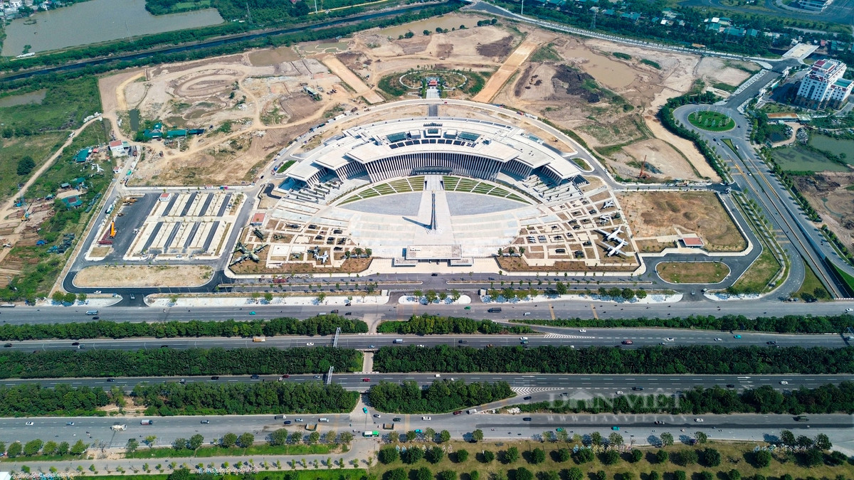 Dự kiến tháng 11-12/2024 khi đi vào hoạt động, Bảo tàng Lịch sử quân sự Việt Nam sẽ mở cửa miễn phí. Tham khảo thêm Diện mạo Bảo tàng LSQS Việt Nam trị giá 2.500 tỷ đồng sau khi hoàn thành giai đoạn một