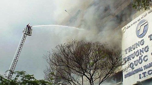 12 năm đã trôi qua, cũng vào tháng An toàn PCCC, trưa ngày 29/10/2002, đã xảy ra vụ hỏa hoạn kinh hoàngtại tòa nhà Trung tâm thương mại Quốc tế ITC (góc đường Nguyễn Trung Trực- Nam Kỳ Khởi Nghĩa, quận 1, TP HCM) mà nguyên nhân xác định do thợ hàn bất cẩn gây ra.