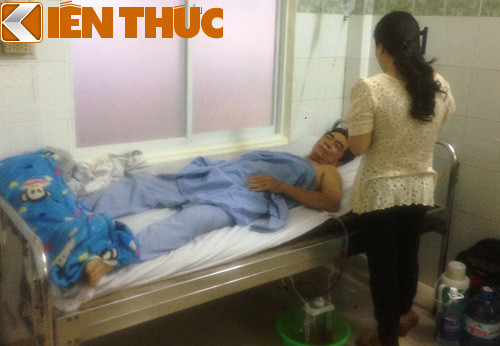 Thầy Liêm đang điều trị thương tích tại Khoa ngoại tổng hợp bệnh viện ĐKKV Thủ Đức.