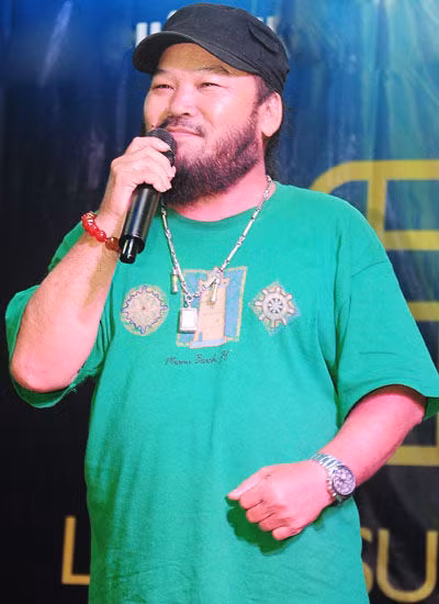 Vo Tong phim Dat phuong Nam: Xoay so du nghe de nuoi vo con-Hinh-5