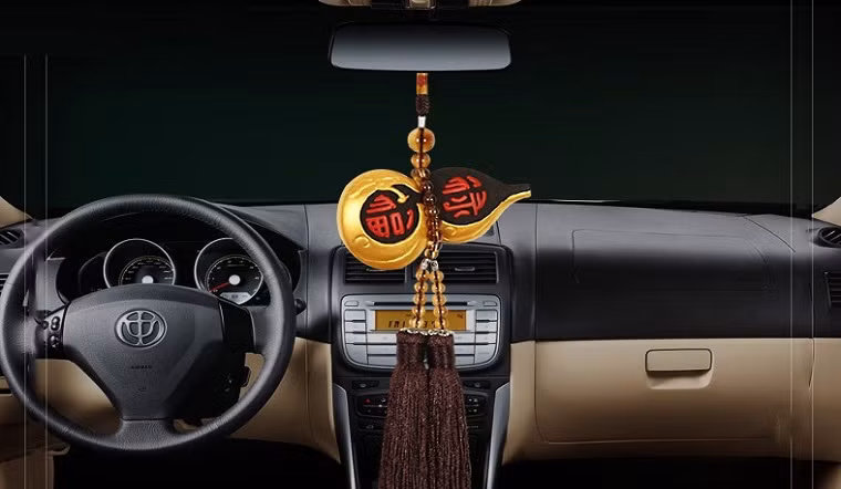  Việc dọn dẹp xe cộ và loại bỏ những vật phẩm không may mắn là một việc làm ý nghĩa, đặc biệt là vào dịp đầu năm mới. Đây là cách để bạn tạo một không gian sạch sẽ, mang lại sự bình an, may mắn và tài lộc cho mọi hành trình. * Thông tin trong bài mang tính chất tham khảo