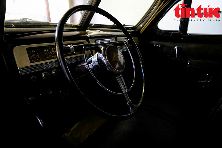 Can canh 3 chiec oto tung phuc vu Chu tich Ho Chi Minh-Hinh-8