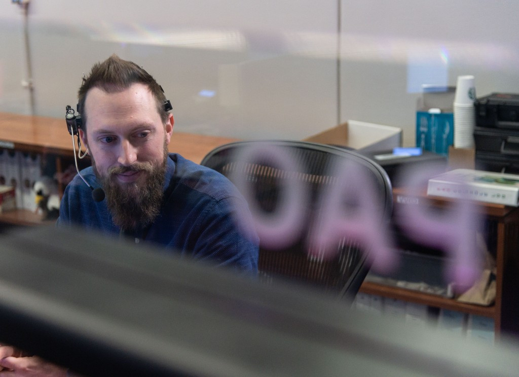 "Thật tuyệt khi thấy tên lửa đẩy hạ xuống, nhưng rõ ràng là chúng ta đang thất vọng về con tàu. Đó là một chuyến bay thử nghiệm. Đó là một phương tiện thử nghiệm ", người phát ngôn của SpaceX Dan Huot nói, đồng thời cho biết cần thêm thời gian để xác định sự cố gì đã xảy ra. Ảnh SpaceX