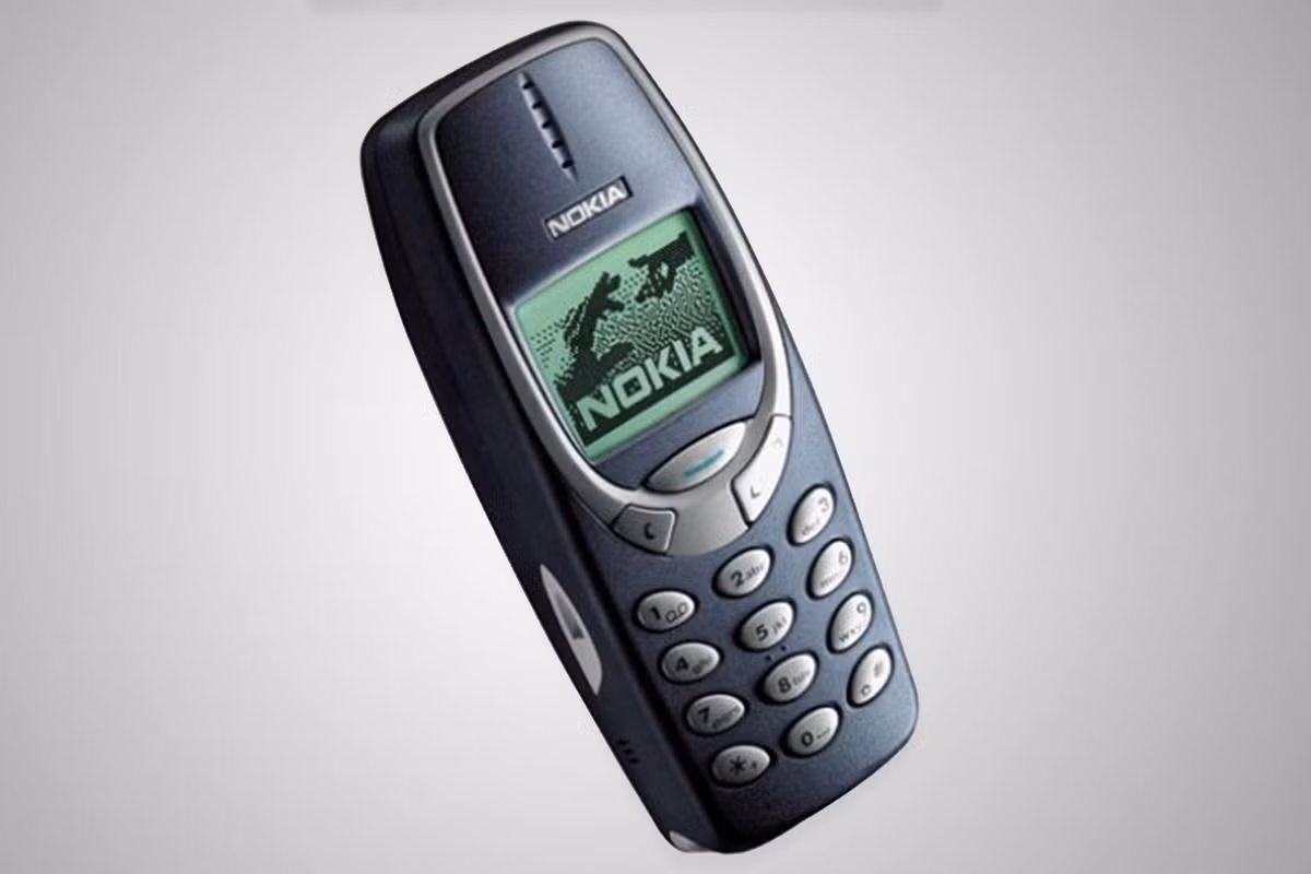 br/> Những ngày qua, cái tên Nokia 3310 đang trở nên "hot" khi xuất hiện tin tức về chiếc điện thoại vốn nổi tiếng là "nồi đồng cối đá" này.