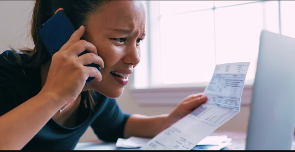 Cơ quan Công an cho biết, đây là hình thức tin tặc sử dụng các chiêu trò tinh vi nhằm đánh lừa người dùng, khiến họ vô tình trở thành "đồng phạm" trong việc xâm nhập thiết bị của chính mình. Ảnh: The Conversation