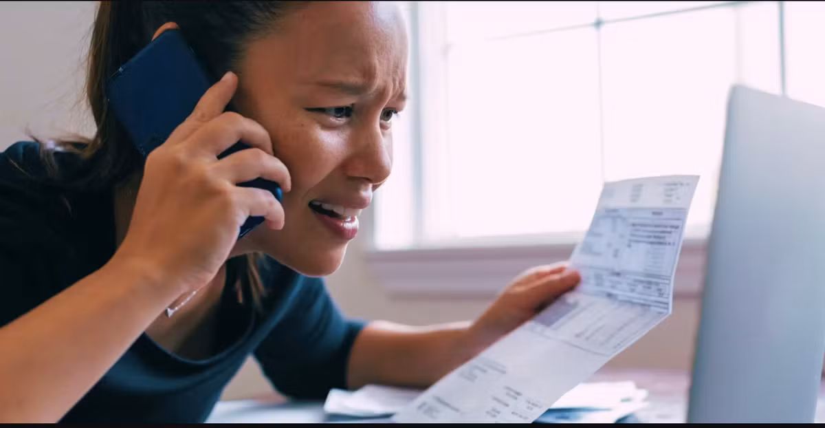 Cơ quan Công an cho biết, đây là hình thức tin tặc sử dụng các chiêu trò tinh vi nhằm đánh lừa người dùng, khiến họ vô tình trở thành "đồng phạm" trong việc xâm nhập thiết bị của chính mình. Ảnh: The Conversation