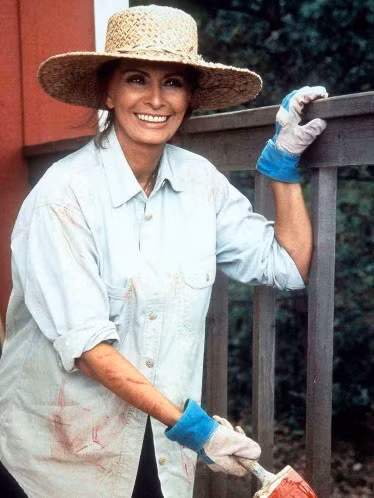 Năm 1995, lúc đã 61 tuổi, bà nhận lời đóng trong bộ phim "Grumpier Old Men". Bộ phim đã trở thành một tác phẩm ăn khách ở Mỹ trong nhiều năm.