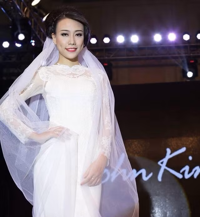 Nguyễn Phương Thảo, 20 tuổi, đến từ Hà Nội. Cô đang là sinh viên năm thứ 3 trường Đại học Thăng Long. Lý do khiếncô quyết định tham gia Hoa hậu Việt Nam là muốn được giao lưu, học hỏi với nhiều thí sinh đến từ các vùng miền khác trên cả nước.