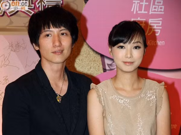 Châu Vĩnh Hằng và vợ lúc còn hạnh phúc.