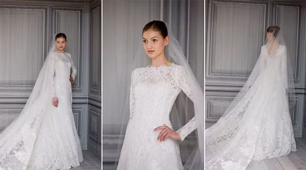 Cô đặt hàng 2 thiết kế nhập từ Mỹ, trong đó chiếc váy làm lễ chính có giá 9.900 USD, tương đương hơn 200 triệu đồng. Chiếc váy mặc lúc dự tiệc cũng hơn 100 triệu đồng.