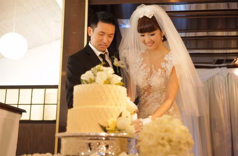 Mặc dù chồng Ngọc Quyên không phải đại gia, nhưng mức thu nhập của một bác sĩ danh giá tại Mỹ đủ để Ngọc Quyên trở thành một quý bà thực sự.