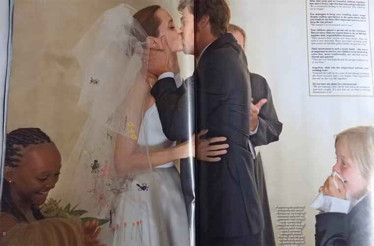 Kể từ khi tin Brad Pitt và Angelina Jolie thành thân được công bố vào hôm 29/8, fan của cặp sao Hollywood đã mong ngóng tới ngày được xem những hình ảnh trong ngày trọng đại nhất đời của thần tượng.