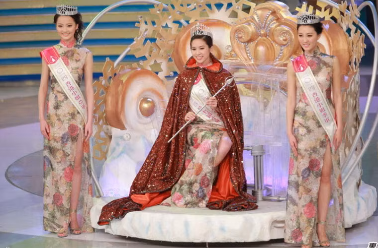 Kết quả cuộc thi Hoa hậu Hong Kong 2014 năm nay cũng đem lại cho khán giả chút bất ngờ bởi hai thí sinh mang số báo danh 3 Linna Huynh và số báo danh 11 Sofiee Ng được đánh giá cao suốt từ các vòng trước và được cho là có cơ hội cao để giành vương miện hoa hậu nhưng cuối cùng lại về tay trắng.