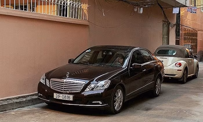 Sau vài năm đi hát, Hoàng Thùy Linh đã có trong tay khối tài sản đáng mơ ước.