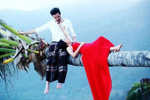 Tuy không phải là những bức ảnh cưới hài hước, nhưng bộ ảnh của ca sĩ Mai Khôi mang lại nét độc đáo rất riêng.