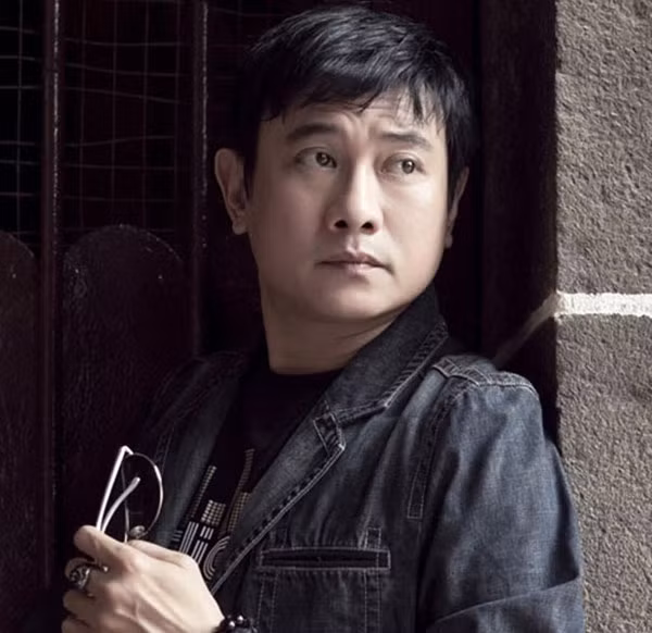 Biến mất trên màn ảnh sau gần 20 năm, Hoàng Phúc trở lại và vẫn được nhiều người yêu mến nhờ khả năng diễn xuất và vẫn giữ được phong độ ngày nào.