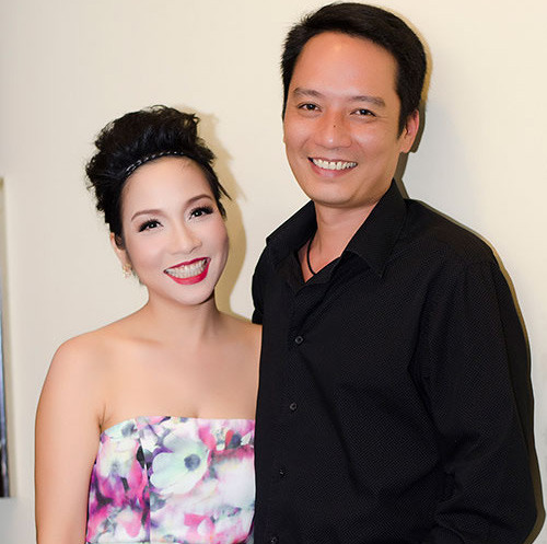 Mỹ Linh - Anh Quân. Trải qua 16 năm chung sống dưới một mái nhà kể từ khi kết hôn vào đầu năm 1998, đến nay, vợ chồng Anh Quân - Mỹ Linh vẫn được coi là một trong những cặp có cuộc sống hôn nhân đẹp nhất của làng nhạc Việt. Diva nhạc nhẹ cũng không giấu vẻ tự hào mỗi lần nhắc tới chồng - người đứng sau thành công của cô và giúp cô tạo dựng chỗ đứng vững chắc trong làng nhạc Việt.