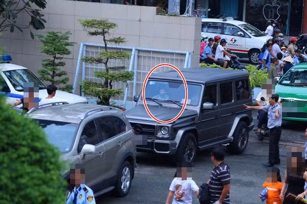 Mới đây, Cường đô-la đã đưa vợ con đi xem một show diễn dành cho thiếu nhi.