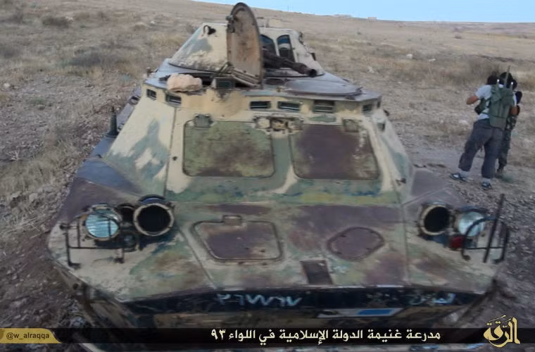 IS có khoảng 6 xe bọc thép BRDM-2 được Liên Xô sản xuất năm 1960 với súng máy hạng nặng 14,5mm. Ngoài ra, phiến quân cũng sở hữu 2 chiếc BRDM-2.